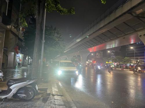Biệt thự quận Thủ Đức, khu vực Vip hiếm bán, hẻm xe tải, giá chỉ 12 tỷ.